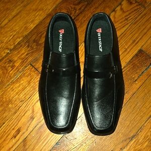 Deer Stags kids size 4.5 NEVER WORN